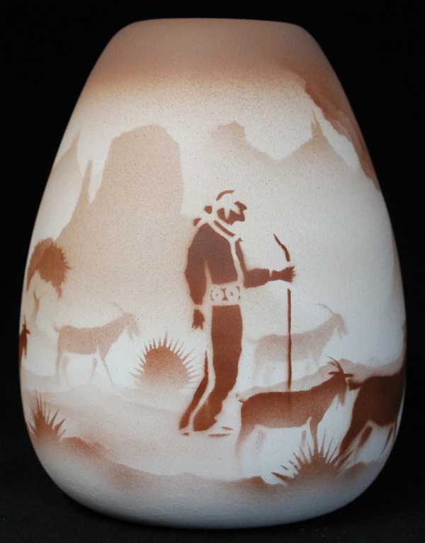 32015 Navajo Lifestyles 4 x 5 1/2 Vase