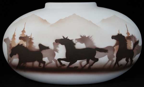 33142 Wild Horses 16 1/2 x 10 1/2 Pillow Vase