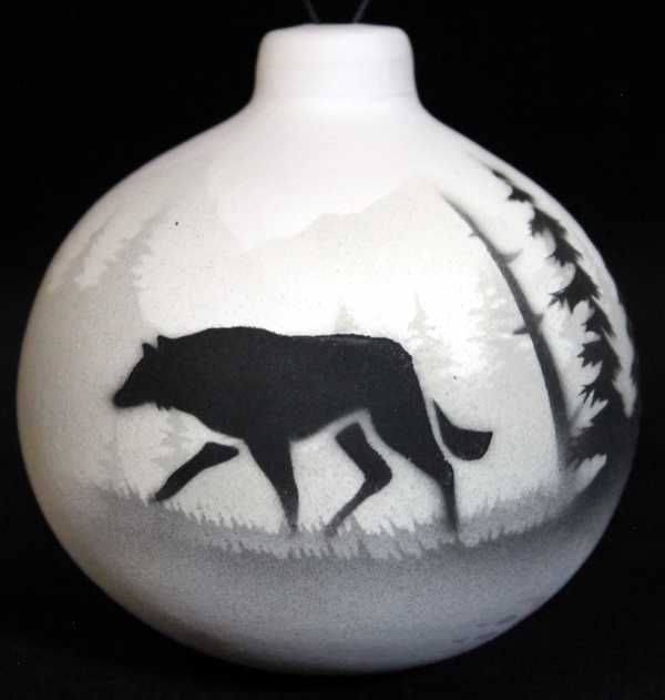 61151 High Country Tracks Wolf Ornament