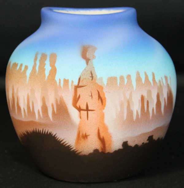 BC141 Bryce Canyon 3 x 3 Pillow Vase