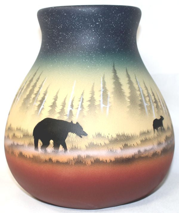 39052 Woodland Shadows - Bear  8 1/2 x 9 1/2 Pot