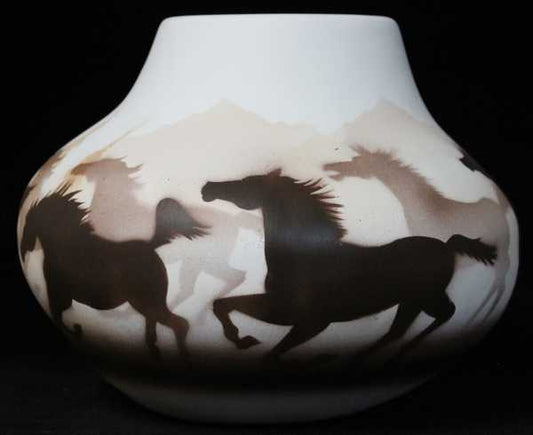 33057 Wild Horses  7 1/2 x 6 Bowl