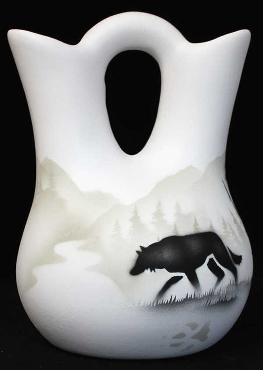 61025 High Country Tracks Wolf 5 1/2 x 8 Wedding Vase