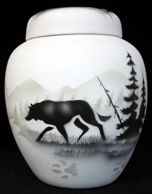 61090 High Country Tracks Wolf 6 1/2 x 7 1/2 Jar w/Lid