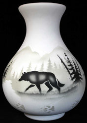 61136 High Country Tracks Wolf 10 1/2 x 14 1/2 Vase