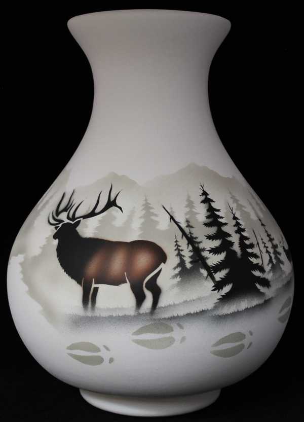 63136 High Country Tracks Elk 10 1/2 x 14 1/2 Vase
