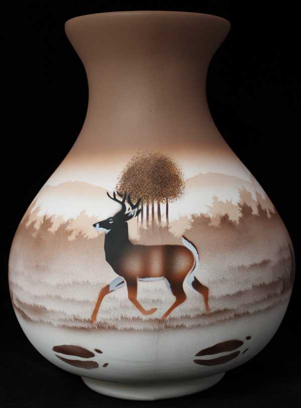 66136 Back Country Tracks Deer 10 1/2 x 14 1/2 Vase