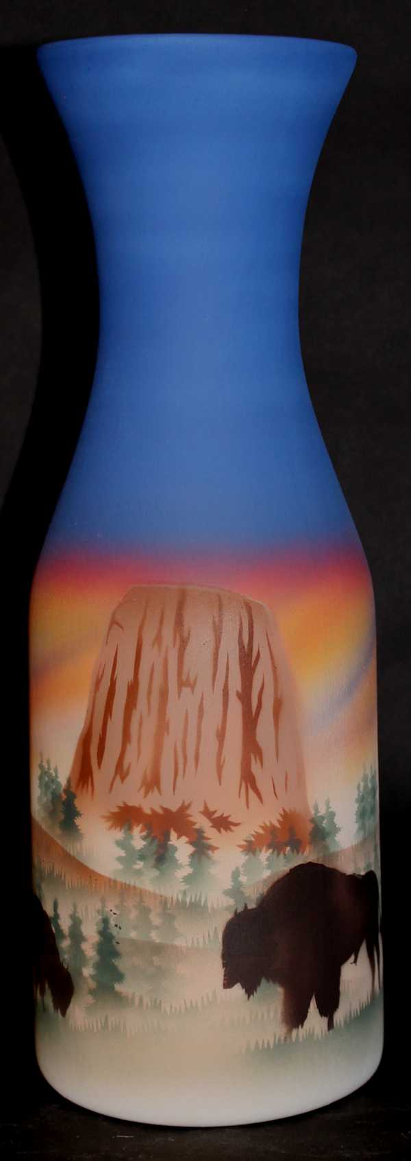 DBE1 Devils Tower Buffalo 4 1/2 x 11 1/2 Flower Vase