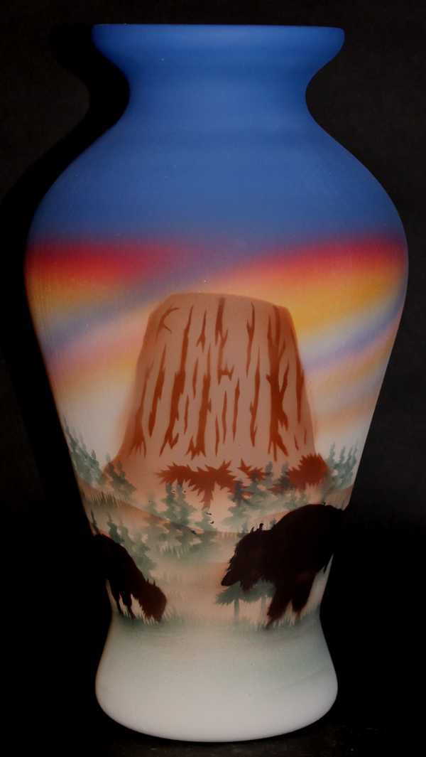 DBE4 Devils Tower Buffalo 5 1/2 x 10 Flower Vase