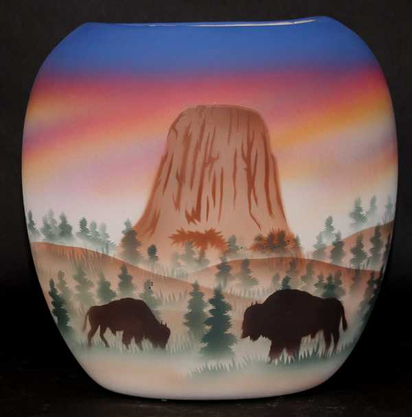 DBL3 Devils Tower Buffalo 6 1/2 Pillow Vase