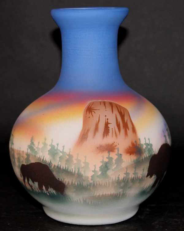 DBM1 Devils Tower Buffalo 4 1/2 x 6 Vase