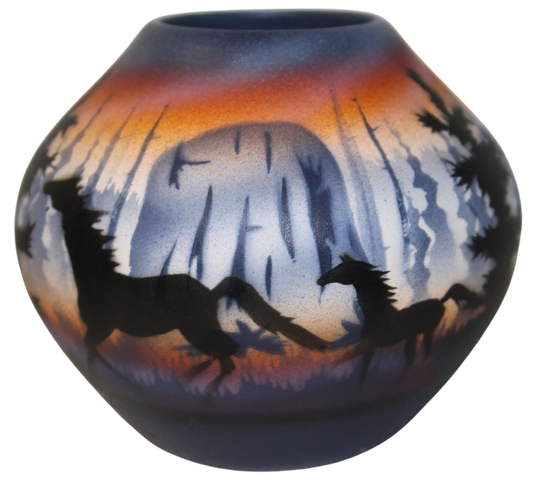 DTB1 Devils Tower Horses Mini Pot