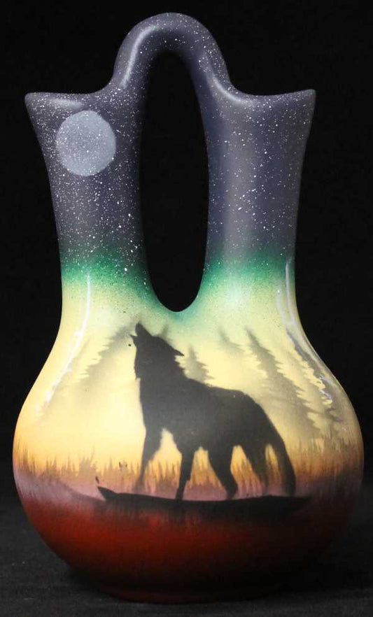 WSM7 Woodland Shadows - Wolf 4 1/2 x 7 Wedding Vase