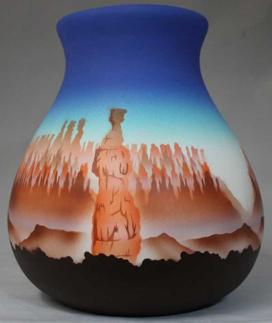 BC052 Bryce Canyon 8 1/2 x 9 1/2 Pot